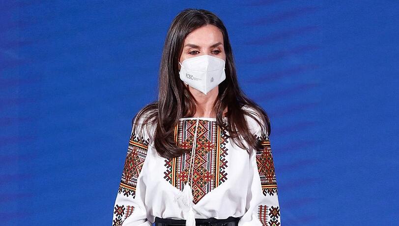 Königin Letizia zeigt ihre Solidarität mit der Ukraine.