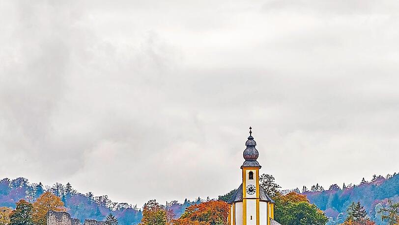 Der Pankrazberg mit Burgruine und Kirche. Der Pankrazberg mit Burgruine und Kirche.