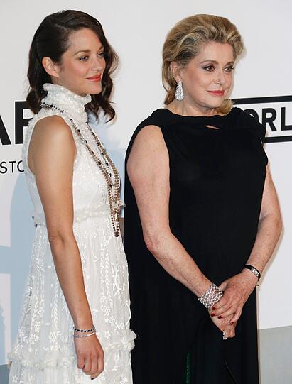 Marion Cotillard(L) und Catherine Deneuve
