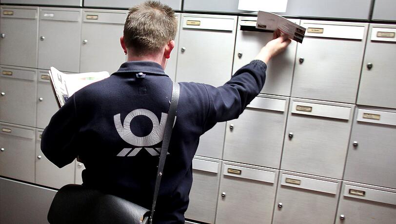 Für die Altersversorgung von Zehntausenden ehemaligen Postbeamten muss der Bund fast 200 Milliarden Euro aufbringen. Für die Altersversorgung von Zehntausenden ehemaligen Postbeamten muss der Bund fast 200 Milliarden Euro aufbringen.