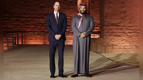 Prinz William erhielt eine F&uuml;hrung von Kronprinz Mohammed bin Salman durch eine historische St&auml;tte.