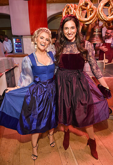 Jennifer Knaeble und Saliha „Sally“ Özcan