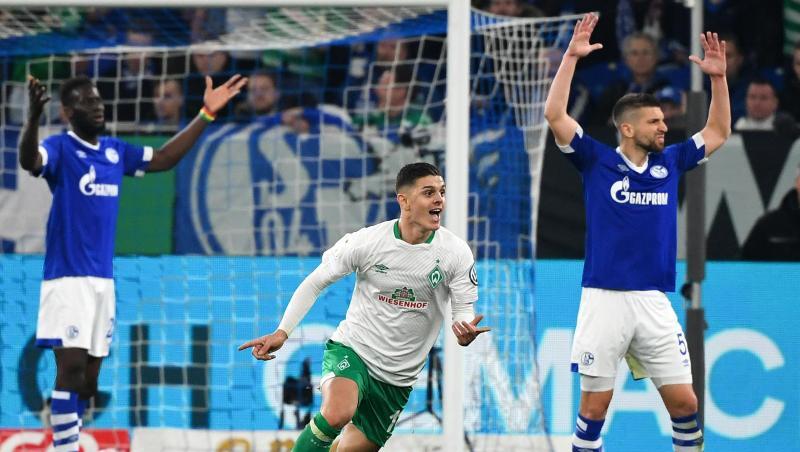 Werder-Profi Milot Rashica (M.) feiert seinen Treffer zur 1:0-Führung. Werder-Profi Milot Rashica (M.) feiert seinen Treffer zur 1:0-Führung.