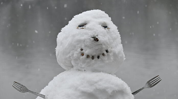 Der erste gescheite Münchner Schneemann dieser Wintersaison.