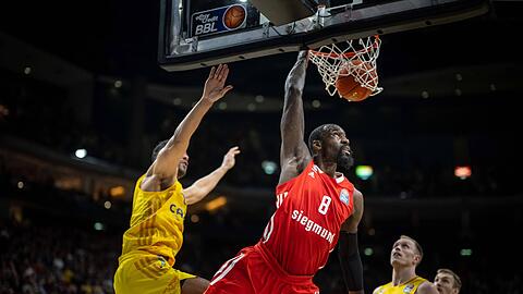 US-Center Othello Hunter war gegen Alba Berlin bester Werfer.