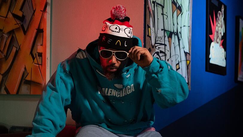 Samy Deluxe veröffentlicht sein neuntes Solo-Studioalbum.