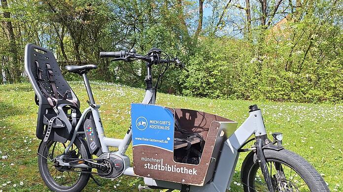 Passend zum Start der Radlsaison gibt es nun zwei neue Stationen, wo man sich kostenlos ein Lastenradl leihen kann. Dieses hier heißt "Albert" und steht ab 3. Mai am HP8.