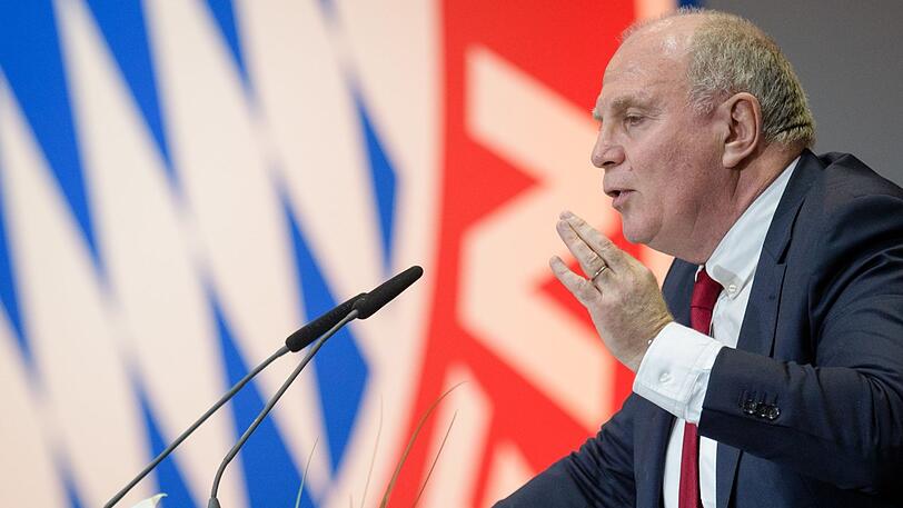 Uli Hoeneß sieht den Bayern-Kader für die Zukunft gut gerüstet.