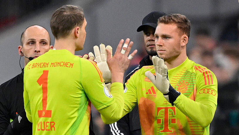 Manuel Neuer (l.) und sein Stellvertreter Daniel Peretz: Einer von beiden wird in Gladbach am Samstag das Tor hüten. Manuel Neuer (l.) und sein Stellvertreter Daniel Peretz: Einer von beiden wird in Gladbach am Samstag das Tor hüten.