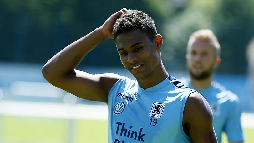 Rubin Okotie musste am Mittwochvormittag das Training wegen Rückenproblemen abbrechen. Rubin Okotie musste am Mittwochvormittag das Training wegen Rückenproblemen abbrechen.