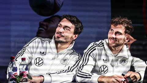 Mats Hummels (li.) und Leon Goretzka stehen bei der Heim-EM nicht im DFB-Kader.