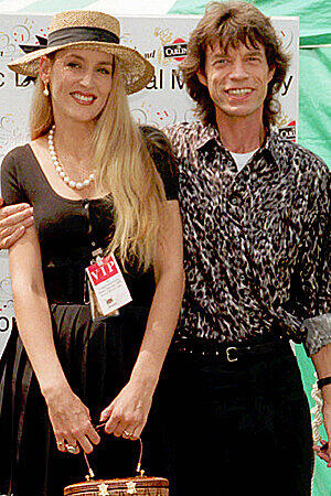 Jerry Hall zu Mick Jagger: "Also bei mir gibt’s schon Satisfaction" 15 Mio Dollar