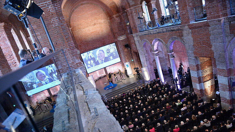 Festakt der Hanns-Seidel-Stiftung anlässlich des 100. Geburtstags von Franz Josef Strauß. Hier die Bilder von der Gedenkfeier in der Allerheiligen-Hofkirche der Residenz in München. Festakt der Hanns-Seidel-Stiftung anlässlich des 100. Geburtstags von Franz Josef Strauß. Hier die Bilder von der Gedenkfeier in der Allerheiligen-Hofkirche der Residenz in München.