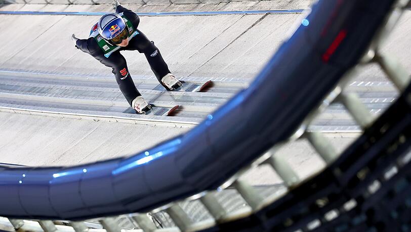 Liegt nach dem ersten Durchgang in Oberstdorf in Führung: Andreas Wellinger.