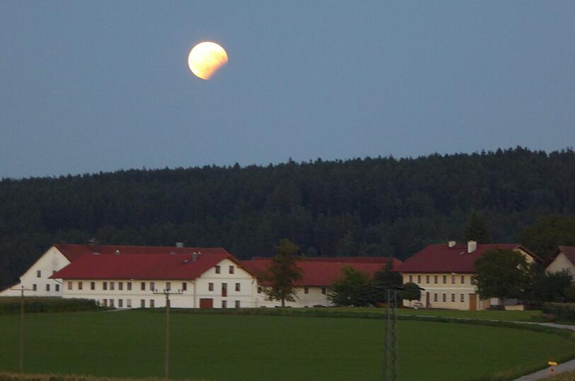 Die Schönsten Bilder von der Mondfinsternis. Diese Bilder stammen aus Haun im Landkreis Mühldorf.