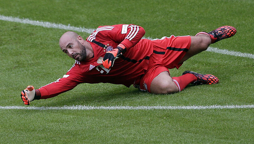 Noch keine Pflichtspiel-Minute für die Bayern absolviert: Ersatzkeeper Pepe Reina. Noch keine Pflichtspiel-Minute für die Bayern absolviert: Ersatzkeeper Pepe Reina.