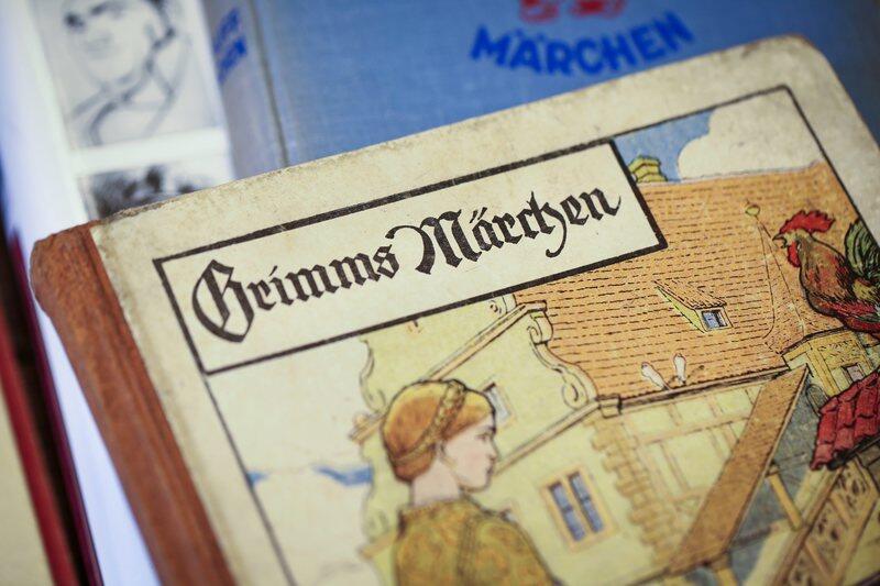 Die Märchen der Gebrüder Grimm sind bei den Kindern am Bekanntesten.
