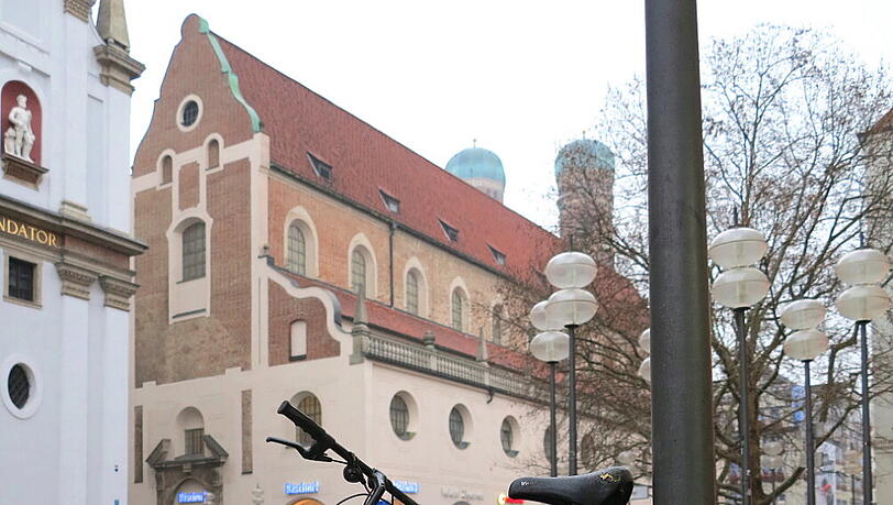Gute Werbung schaut anders aus. Immerhin hat es die Werbung so in die AZ geschafft.