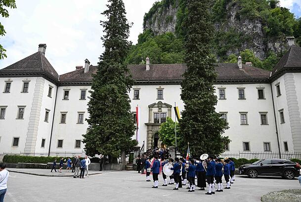 Das Schloss Hohenems in Vorarlberg: Wo einst Kaiserin Sisi oftmals weilte, feierten die Hochzeitsgäse. Das Schloss Hohenems in Vorarlberg: Wo einst Kaiserin Sisi oftmals weilte, feierten die Hochzeitsgäse.