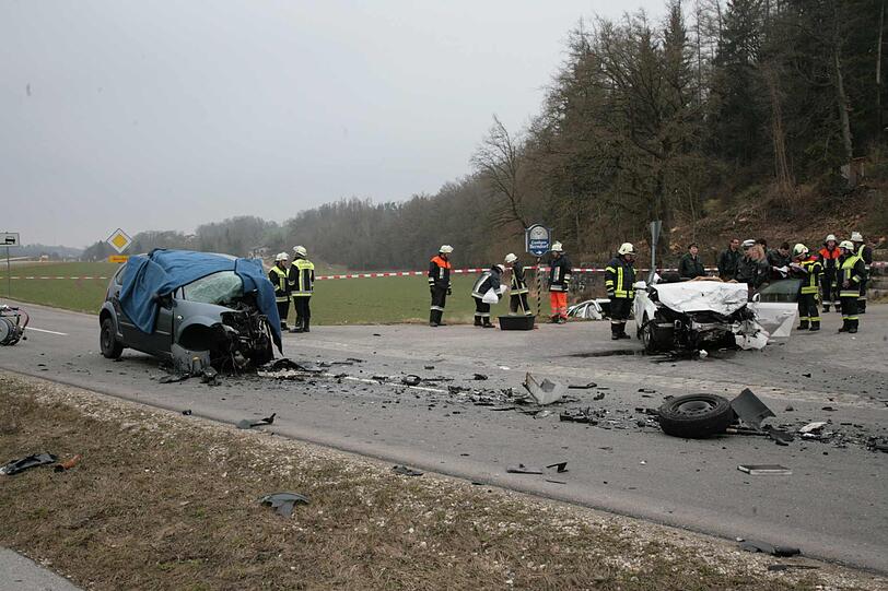Der Horror-Crash von Berndorf. Die Bilder vom Unfallort.