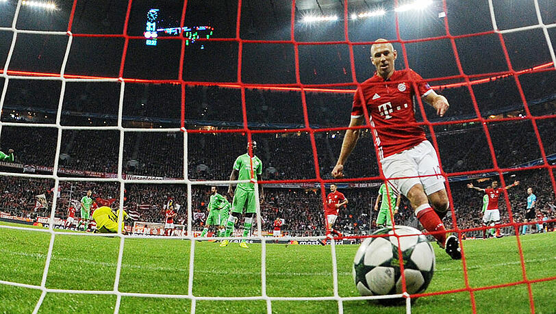 "Damals war es ein Riesenschritt für mich, ich bin mit 18 Jahren hier her gewechselt", sagt Bayrn-Star Arjen Robben über seine Zeit bei PSV Eindhoven. Im Hinspiel traf der Niederländer gegen seinen Ex-Kub. "Damals war es ein Riesenschritt für mich, ich bin mit 18 Jahren hier her gewechselt", sagt Bayrn-Star Arjen Robben über seine Zeit bei PSV Eindhoven. Im Hinspiel traf der Niederländer gegen seinen Ex-Kub.
