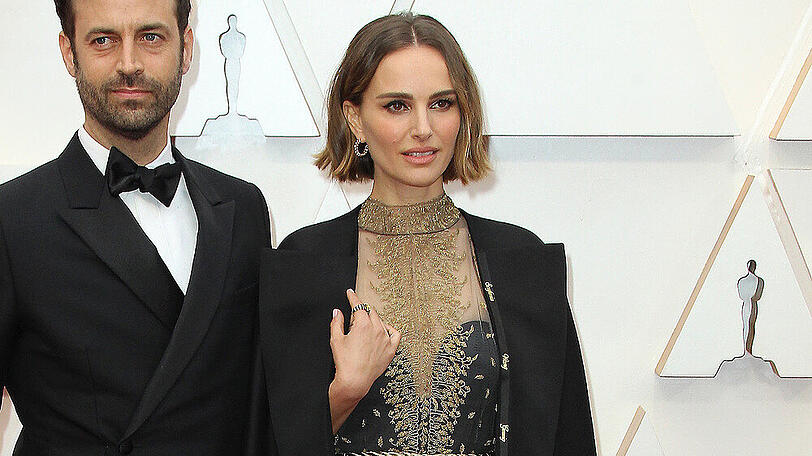 Natalie Portman trug ein Statement-Cape bei den Oscars 2020