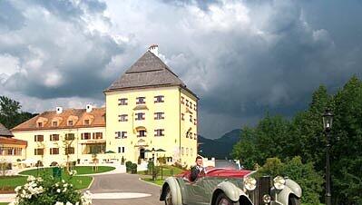 Schlosshotel Fuschl mit Oldtimer, Foto: PR Schlosshotel Fuschl mit Oldtimer, Foto: PR