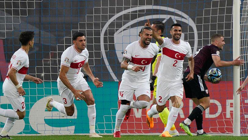 Gegen Lettland gewann die Türkei in Riga in letzter Minute mit 3:2 (1:0).