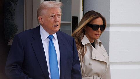 Donald und Melania Trump vor dem Abflug nach Italien am 25. April.