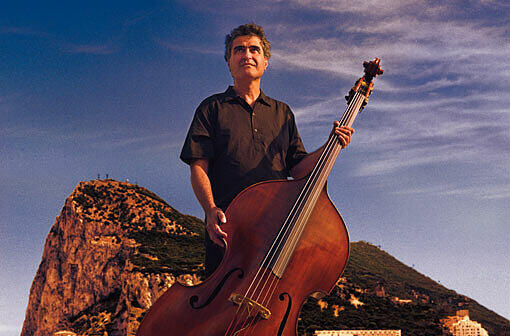 Der Kontrabassist Renaud Garcia-Fons.