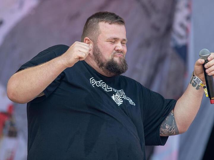 Feine Sahne Fischfilet sorgen bei "Rock im Park" für Stimmung.