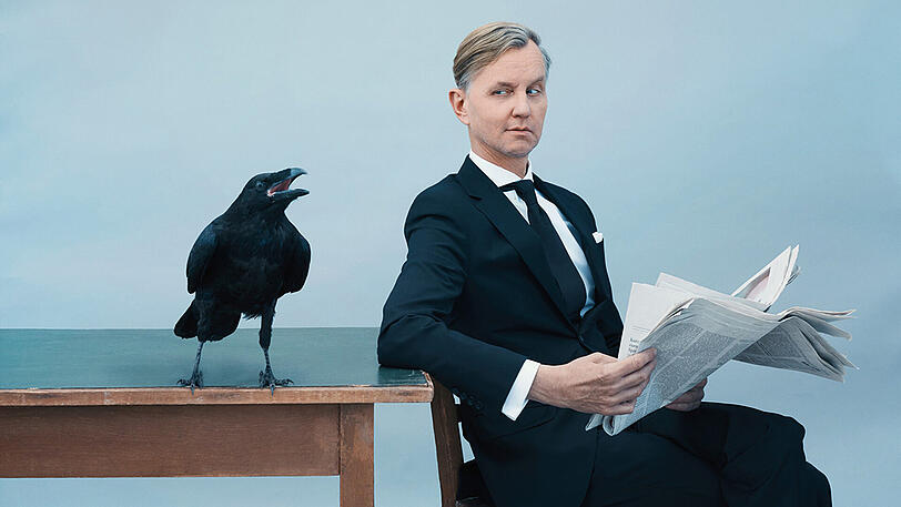 &bdquo;Der perfekte Moment&ldquo;: Max Raabe mit Krähe.