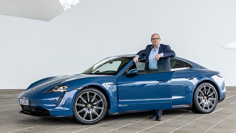 Vielleicht nicht ganz so schön, aber genauso gut wie ein 911er: So lautet das Urteil von mid-Autor Rudolf Bögel zum Taycan. Vielleicht nicht ganz so schön, aber genauso gut wie ein 911er: So lautet das Urteil von mid-Autor Rudolf Bögel zum Taycan.