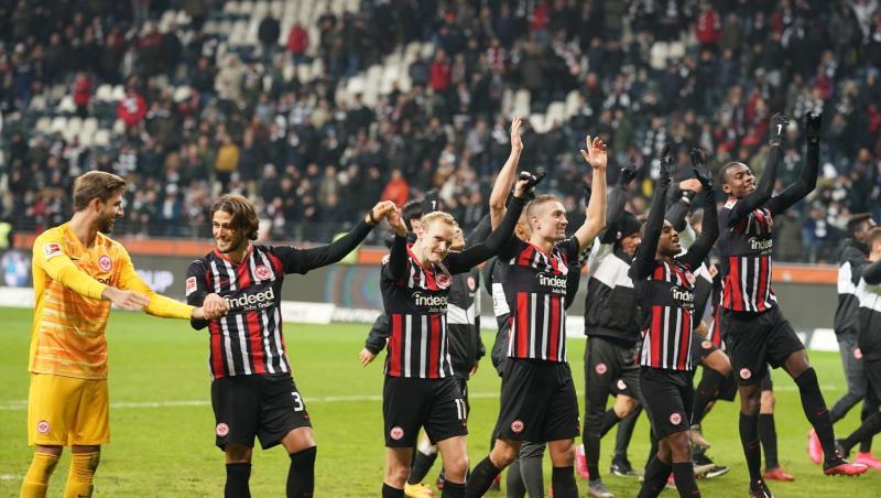 Grund zur Freude: Eintracht Frankfurt hat 5:0 gegen den FC Augsburg gewonnen. Grund zur Freude: Eintracht Frankfurt hat 5:0 gegen den FC Augsburg gewonnen.