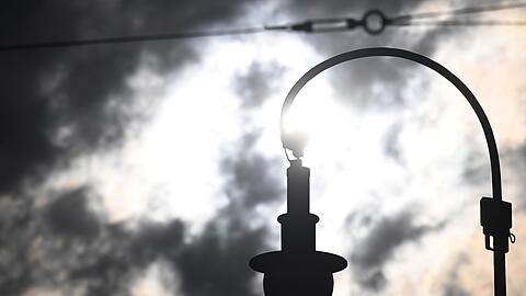 Der Wetterbericht gibt keine besonders guten Aussichten. (Symbolbild)