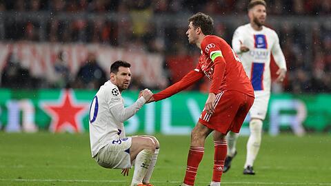 Zwei Weltstars, die alles gewonnen haben – und die sich gegenseitig respektieren: Thomas Müller (r.) und Lionel Messi.