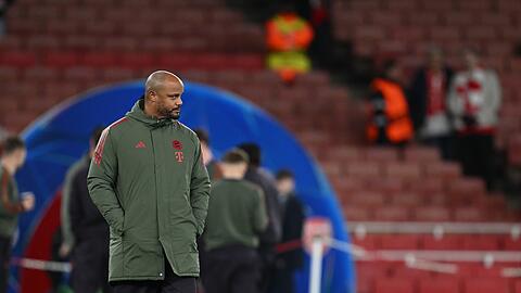Bayern-Trainer Vincent Kompany warnt vor dem FC St. Pauli. (Archivfoto)