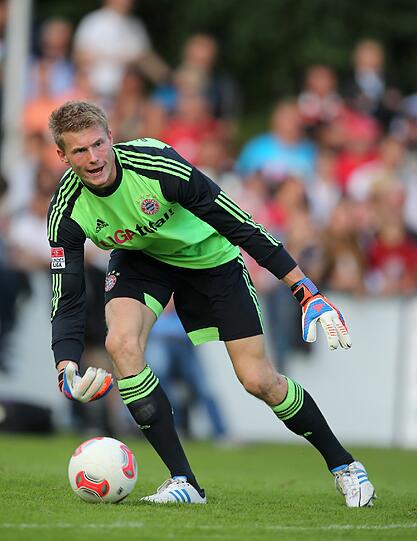 Lukas Reader steht im Profi-Kader des FC Bayern, spielt aber auch für die zweite Mannschaft unter Mehmet Scholl.