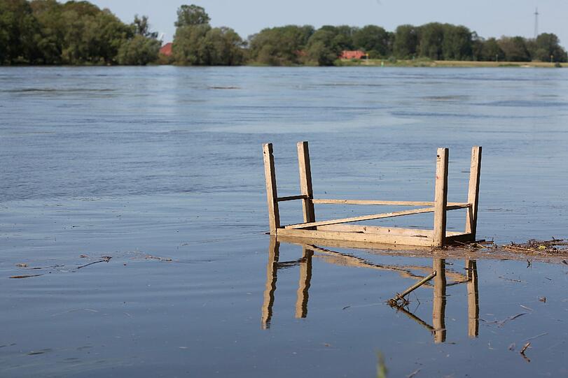 Die Jahrhundert-Flut: Die bewegenden Hochwasser-Bilder.
