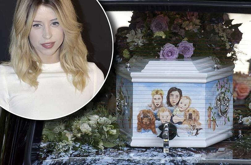 Weißer Sarg, blaue Wolken, Bilder ihrer Kinder und ihres Mannes: Peaches Geldof wurde in einem bemalten Sarg beerdigt. Die Bilder von der Beerdigung und der Trauerfeier...