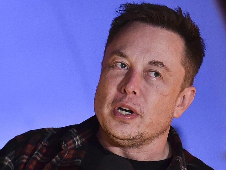 Musk macht Musik.