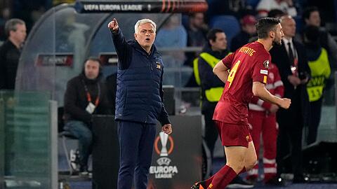 Romas Cheftrainer José Mourinho während des Spiels.