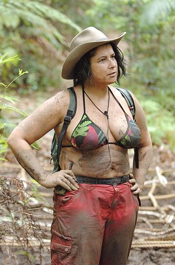 Iris ist sauer, dass es ihr nicht gelungen ist, blind durch das Maschen-Seil zu kriechen. Alle Infos zu &bdquo;Ich bin ein Star - Holt mich hier raus!&ldquo; im Special bei RTL.de