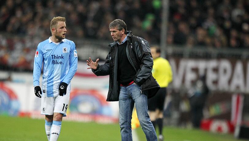 Daniel Adlung (l.) und Trainer Friedhelm Funkel. Daniel Adlung (l.) und Trainer Friedhelm Funkel.
