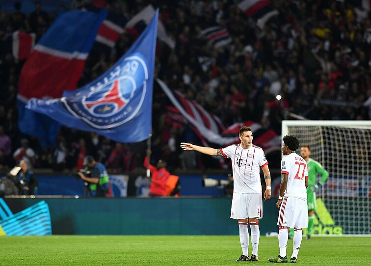 NIKLAS SÜLE NOTE 5 - Reifeprüfung für den Neuen in seiner ersten internationalen Saison. Kam mit dem Tempo der Franzosen nicht klar, der Innenverteidiger lief meist hinterher. Eine bittere Lektion.