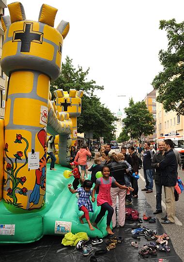 Das Straßenfest in der Augustenstraße: Die schönsten Bilder.