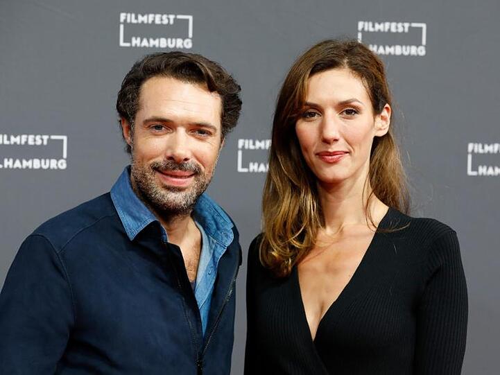 Regisseur Nicolas Bedos und Hauptdarstellerin Doria Tillier eröffneten mit ihrem Film "Die schönste Zeit unseres Lebens" das Filmfest Hamburg.