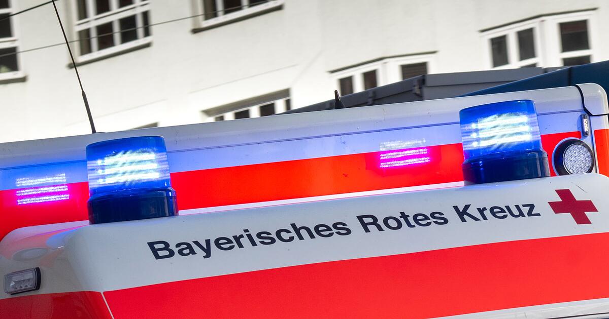 Mann-beim-Enteisen-von-eigenem-Auto-berrollt