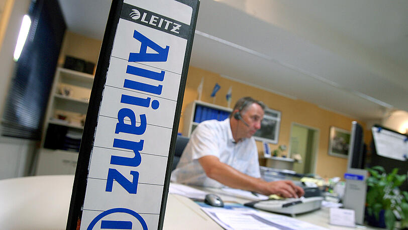 Wer bei der Allianz arbeitet, braucht sich über den Streik nicht groß Gedanken machen: Neben Homeoffice und Gleitzeit gibt es auch Arbeitsräume, in die Kinder mitgenommen werden können. Wer bei der Allianz arbeitet, braucht sich über den Streik nicht groß Gedanken machen: Neben Homeoffice und Gleitzeit gibt es auch Arbeitsräume, in die Kinder mitgenommen werden können.