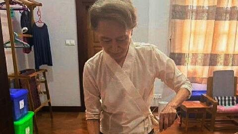 Die Milit&auml;rregierung ver&ouml;ffentlichte auch Fotos, die Suu Kyi an ihrem Geburtstag im Juni zeigen sollen.
